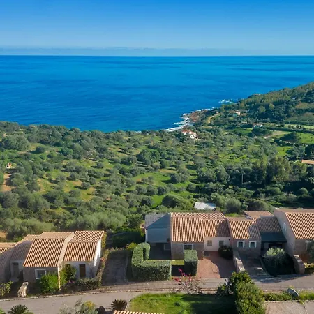 Casa Dell'alba Dorata Vakantiehuis Tertenìa
